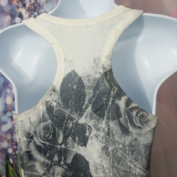 Black-white rose ribbed gem tank top size small - Picture 8 of 8